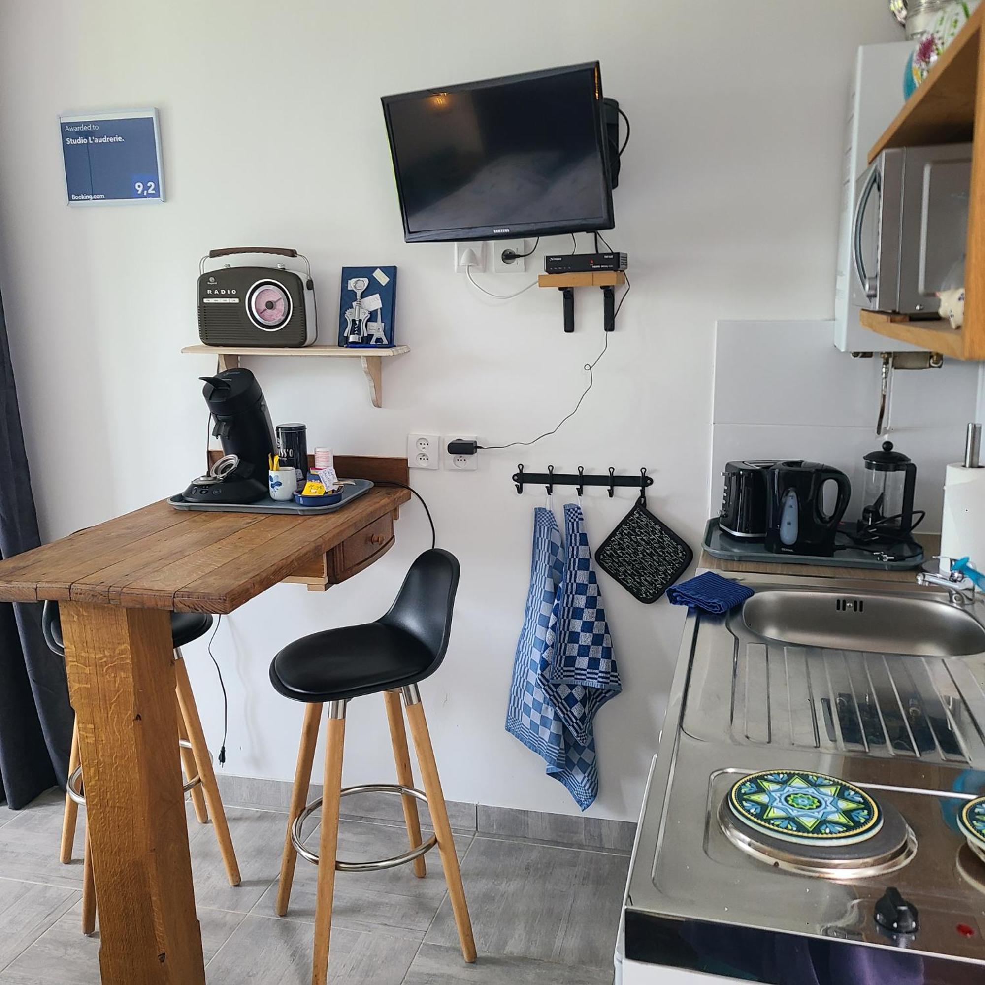 Studio L'Audrerie. Saint-Pardoux-Corbier Bagian luar foto