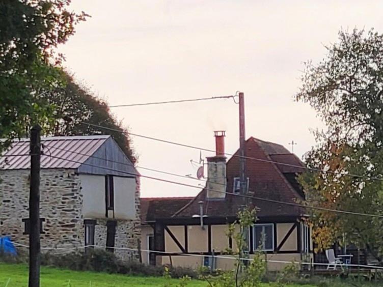 Studio L'Audrerie. Saint-Pardoux-Corbier Bagian luar foto